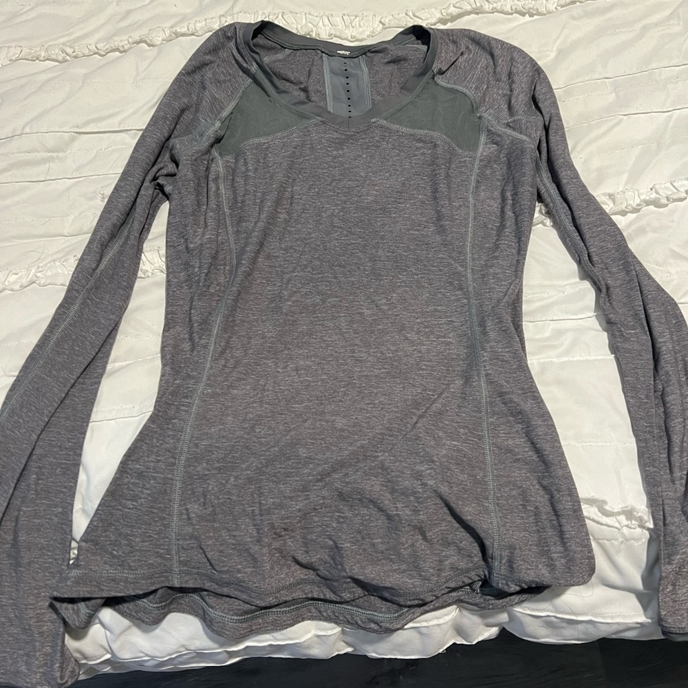 Lululemon long sleeve pull over gray